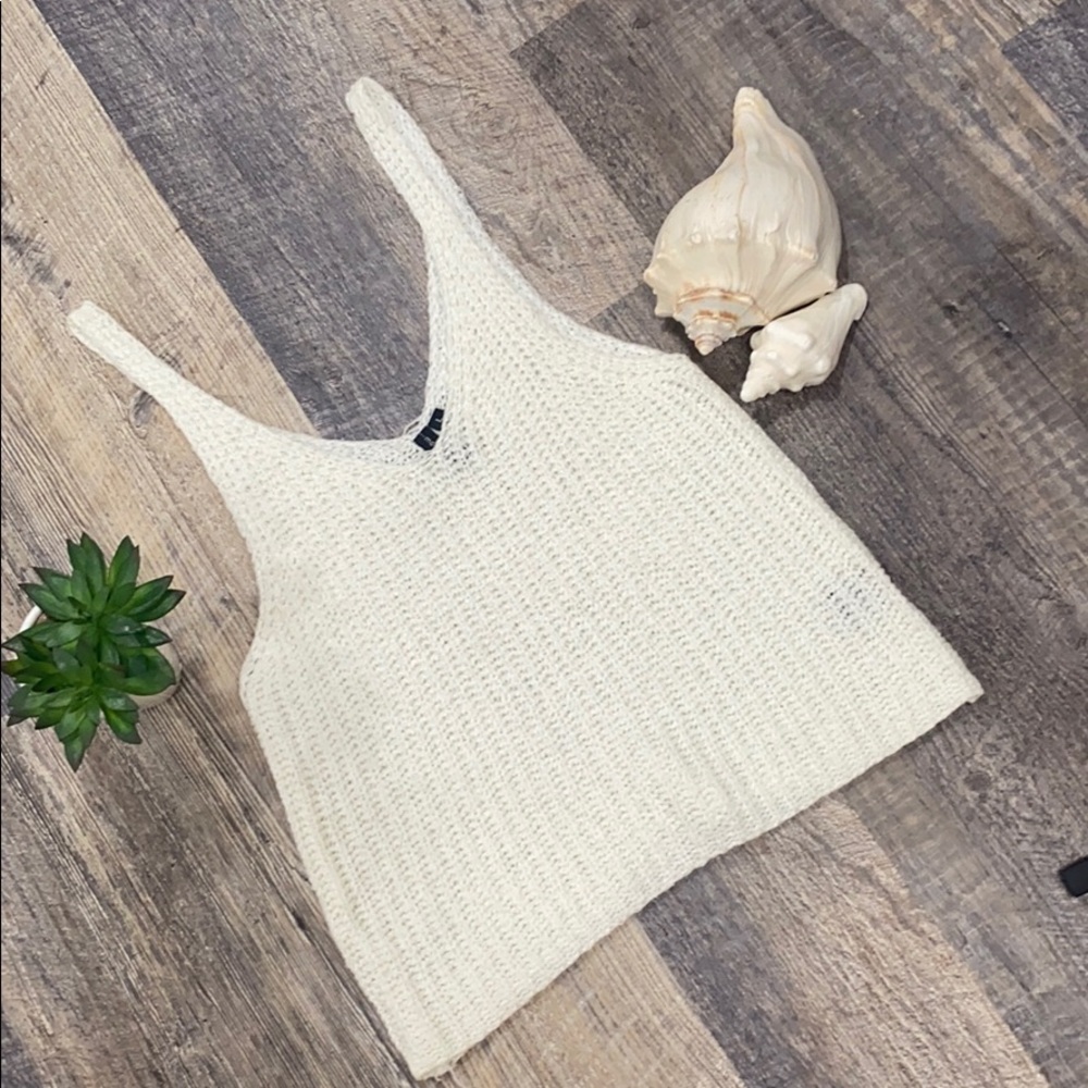 Light weight sweater